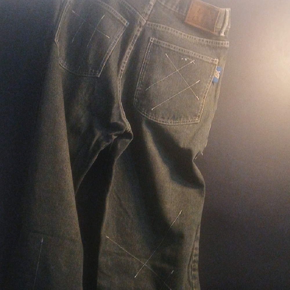 Classic Black Relaxed Jeans - Picture 5 of 5